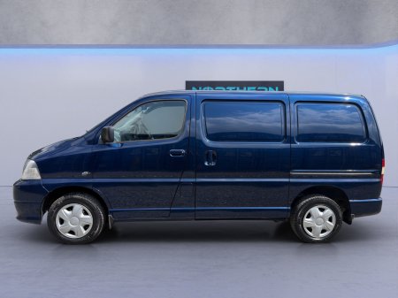 2008 Toyota HiAce - photo 4