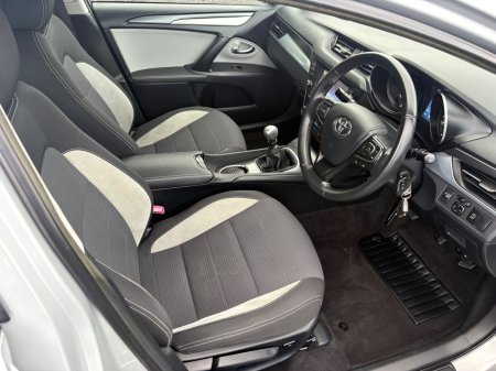 2015 Toyota Avensis - photo 12