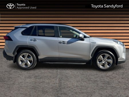 2021 Toyota RAV4 - photo 3