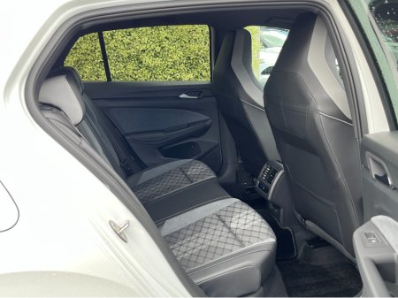 2024 Volkswagen Golf - photo 9