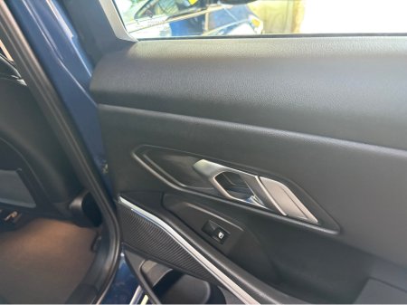 2023 BMW 3-Series - photo 2