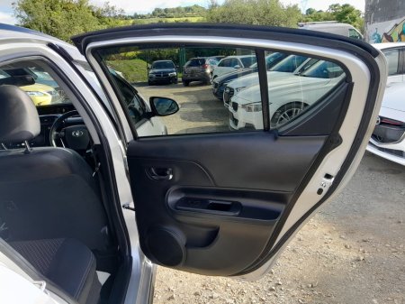 2019 Toyota Aqua - photo 13