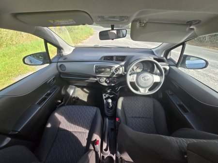 2014 Toyota Yaris - photo 6