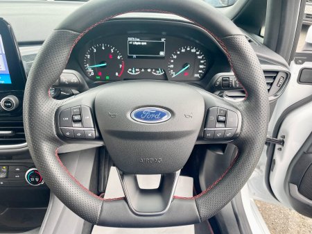 2022 Ford Fiesta - photo 8
