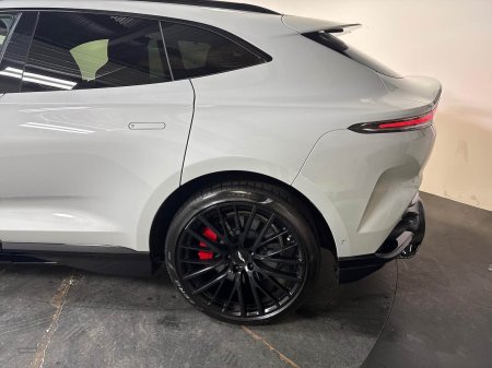 2024 Aston Martin DBX - photo 31