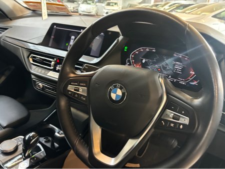 2024 BMW 1-Series - photo 7