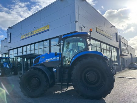 2016 New Holland T7.210