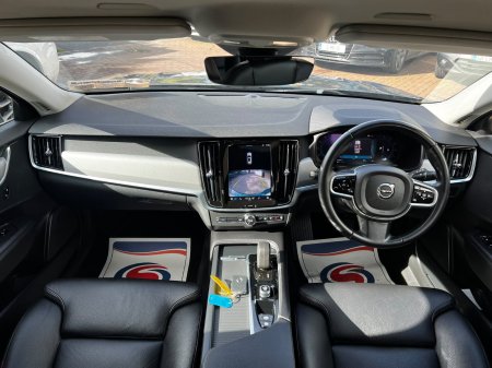 2022 Volvo V90 - photo 9