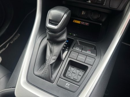 2025 Toyota RAV4 - photo 14