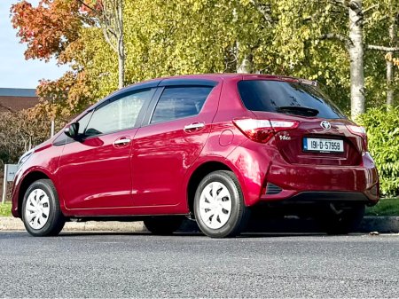 2019 Toyota Vitz - photo 13