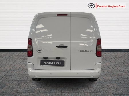 2026 Toyota Proace City - photo 4
