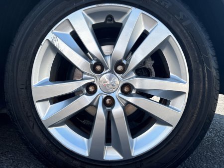 2017 Peugeot 308 - photo 5