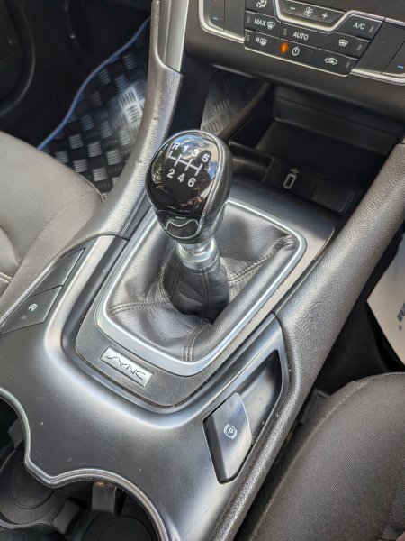 2020 Ford Mondeo - photo 20