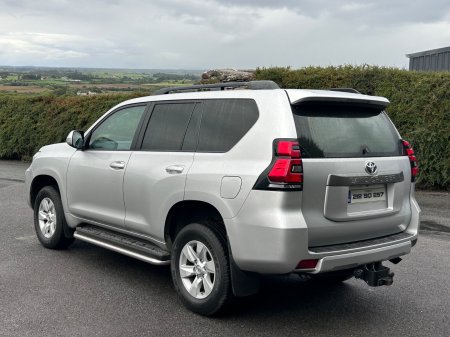 2021 Toyota Land Cruiser - photo 4