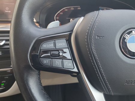 2021 BMW 5-Series - photo 17