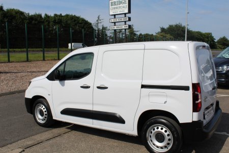 2025 Toyota Proace City - photo 4