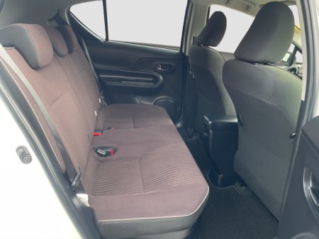 2015 Toyota Aqua - photo 11