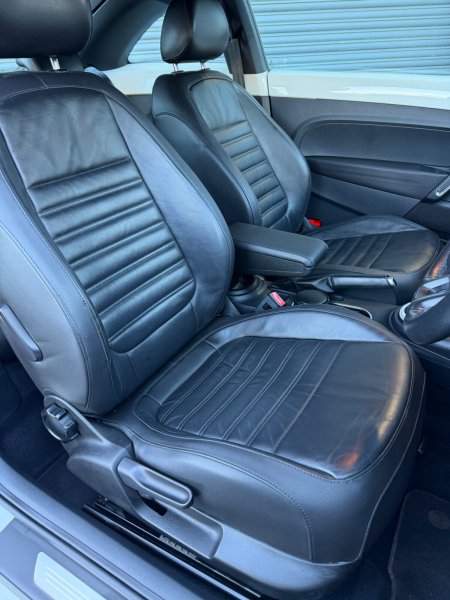 2013 Volkswagen Beetle - photo 7