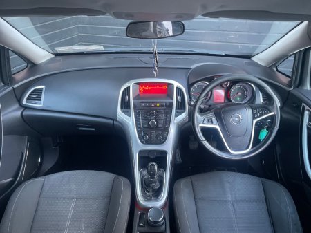 2010 Opel Astra - photo 9