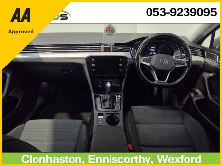 2022 Volkswagen Passat - photo 2