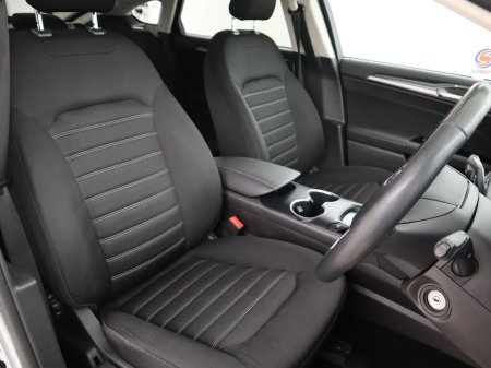 2020 Ford Mondeo - photo 12