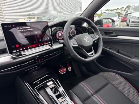 2026 Volkswagen Golf - photo 2