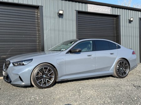2024 BMW M5 - photo 2