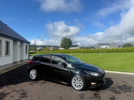 2017 Ford Focus - photo 2
