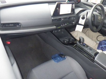 2025 Toyota Prius - photo 3