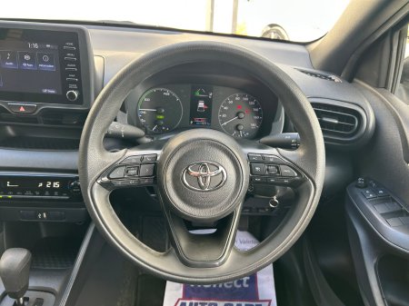2021 Toyota Yaris - photo 11