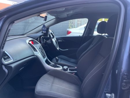 2010 Opel Astra - photo 8