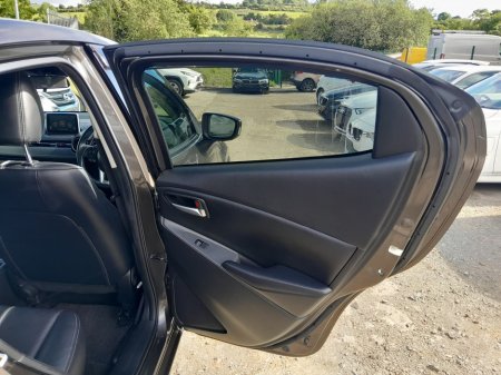 2016 Mazda Demio - photo 12