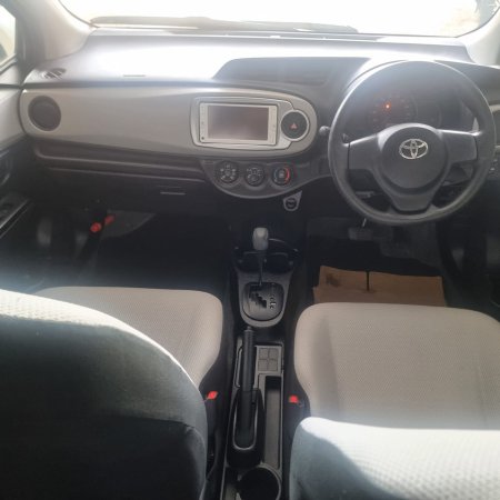 2014 Toyota Vitz - photo 9