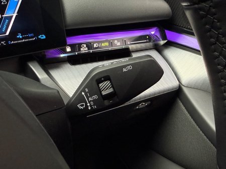 2025 BMW 5-Series - photo 25