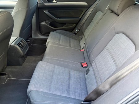 2021 Volkswagen Passat - photo 17