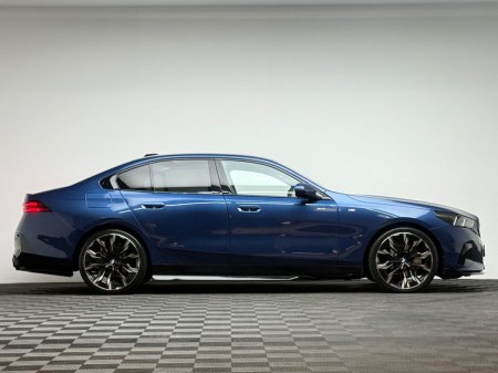 2024 BMW 5-Series - photo 8