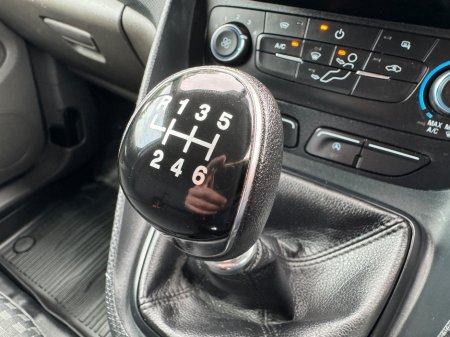 2022 Ford Transit Connect - photo 22
