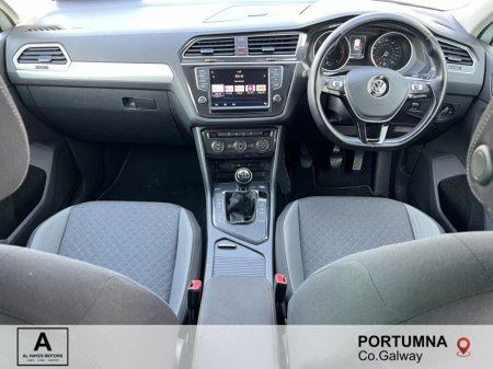 2016 Volkswagen Tiguan - photo 2