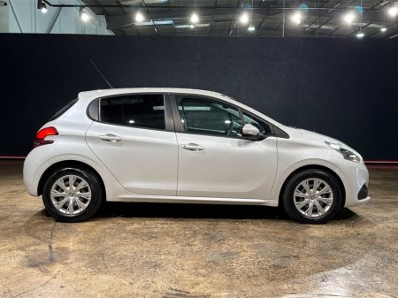 2017 Peugeot 208 - photo 2