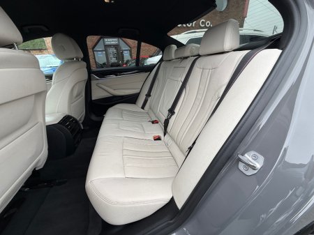 2022 BMW 5-Series - photo 16