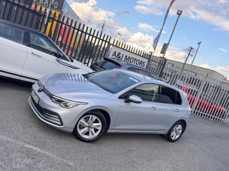 2021 Volkswagen Golf - photo 2