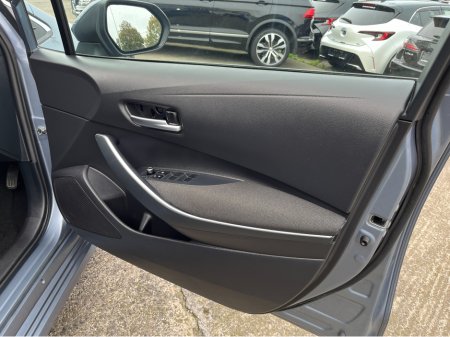 2025 Toyota Corolla - photo 12