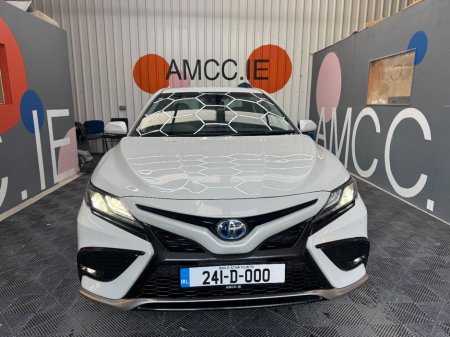 2024 Toyota Camry - photo 2