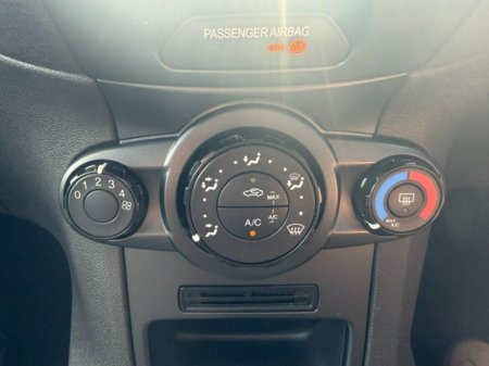 2017 Ford Fiesta - photo 22