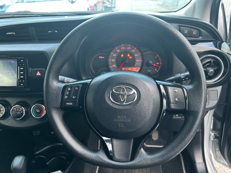 2018 Toyota Vitz - photo 10