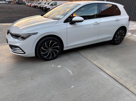 2024 Volkswagen Golf - photo 3