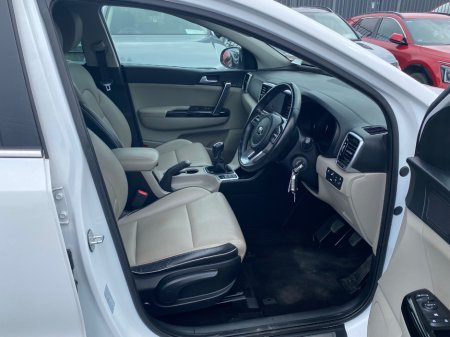 2021 Kia Sportage - photo 13