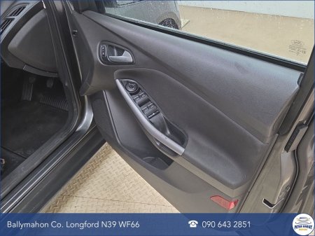 2016 Ford Focus - photo 20