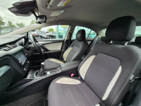 2017 Toyota Avensis - photo 10
