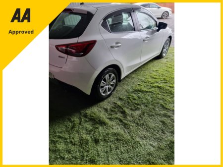 2016 Mazda Demio - photo 5